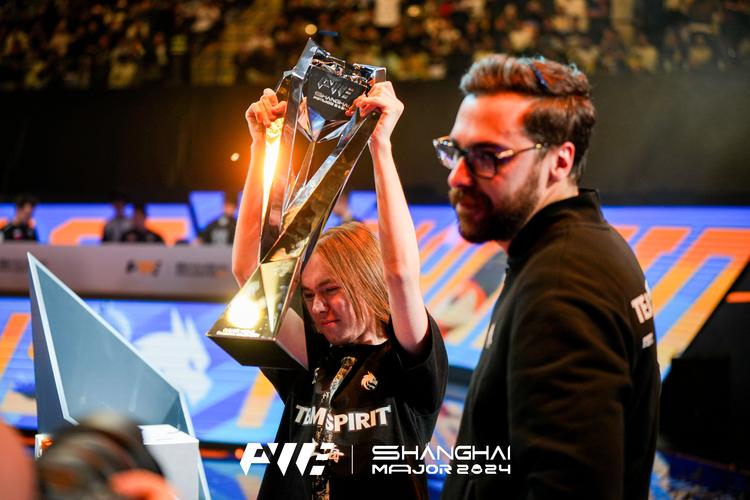 网友计算Able半月陪玩收入6万7，Cube一天收入5500