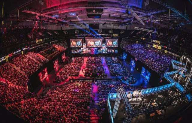 TES发布化妆照片并拍摄VLOG：快来看看帅气的Taoren的凹造型