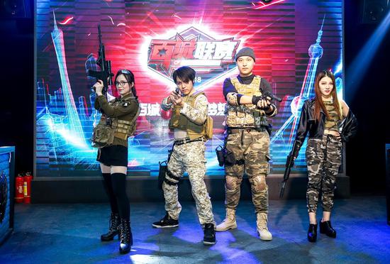 Xiaohu ：赛季初尝试了各种体系和阵容，现在摸索到了成果