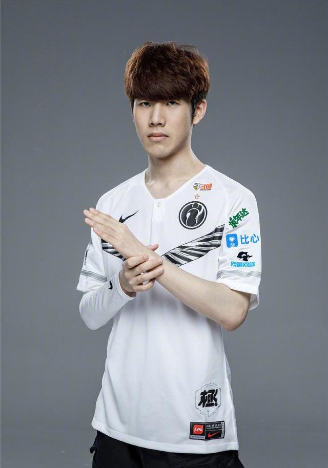 RNG群访 GALA：今天发挥的正常吧 今天我觉得还可以打得更好