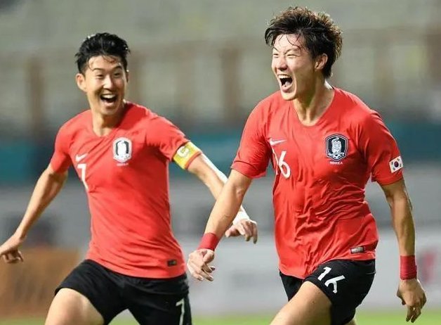 独行侠被逆转！马卡33+7浓眉又受伤，状元26+10+8，克莱爆发尽力